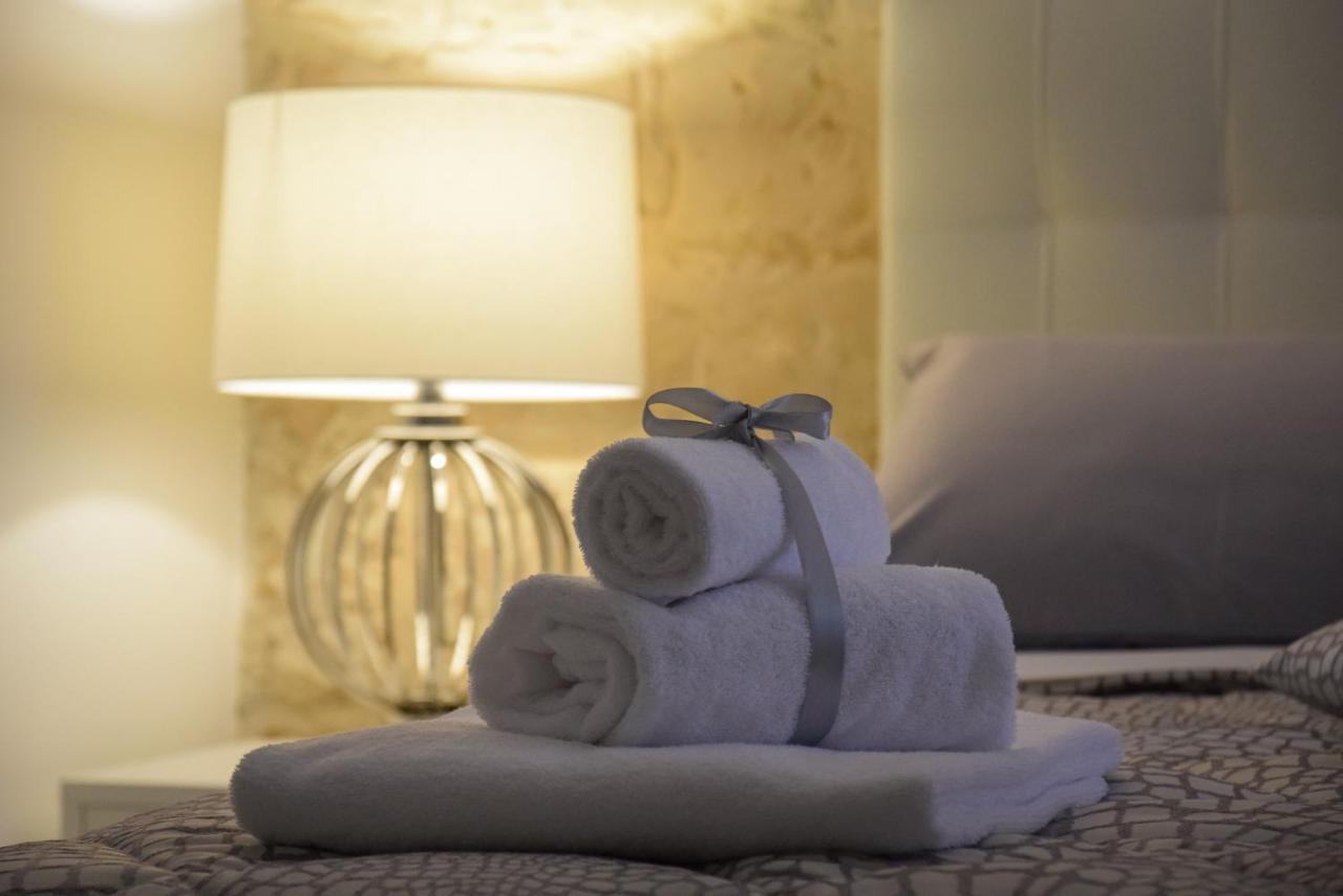 Ferrante D'Aragona Rooms Lecce Zewnętrze zdjęcie