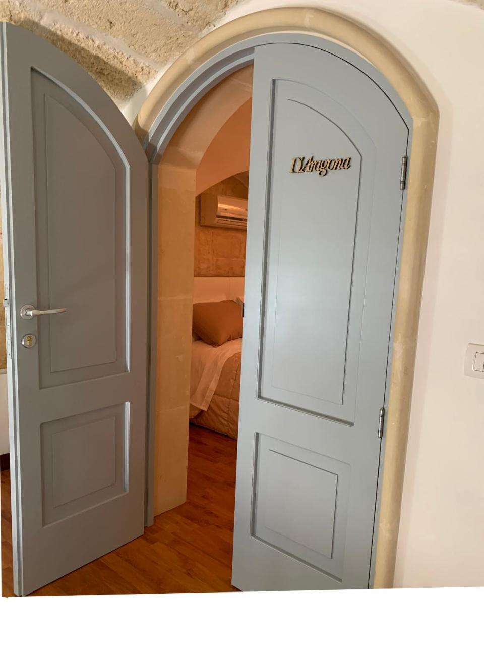 Ferrante D'Aragona Rooms Lecce Zewnętrze zdjęcie